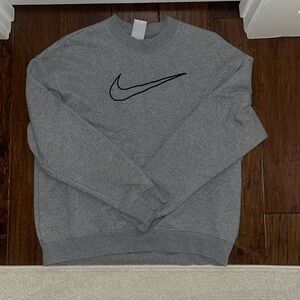 Grey nike crewneck